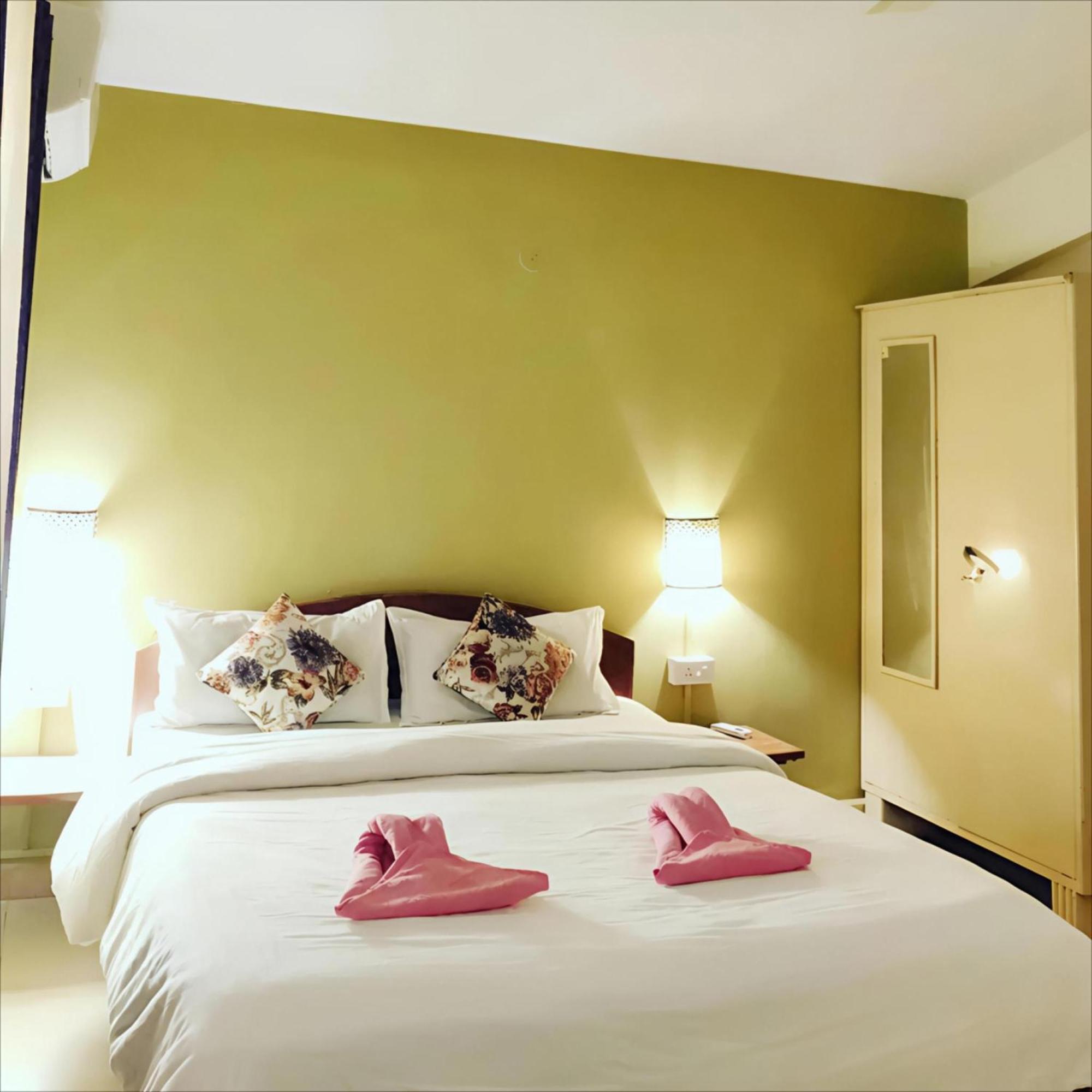 Ocean Walk Apartments 2Bhk Calangute Exteriör bild